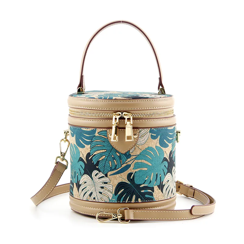 Portugiesische Korktasche mit Vintage-Textur